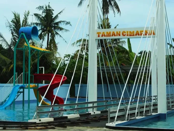 Mengenal Taman Cimarna: Kolam Renang di Tengah Hutan Mangrove Cilacap